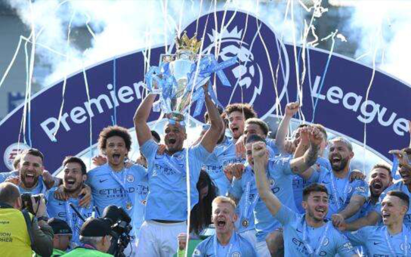 在俱乐部的 在俱乐部的